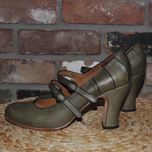 John Fluevog Olive Green Leather Mary Jane Double Strap Pump Midi Heel Shoes 8.5 - Picture 1 of 12